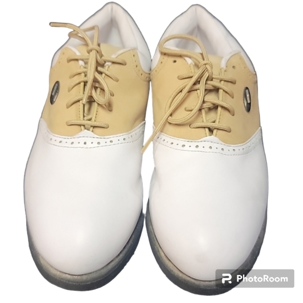 Woman's Size 8 saddle golf shoes Rare. Style 192017
